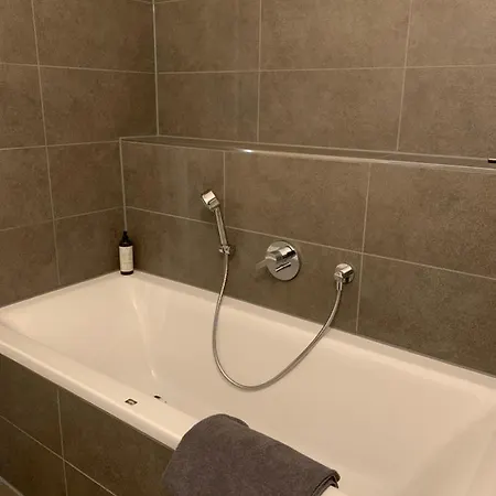City-zentral-balkon Apartman *